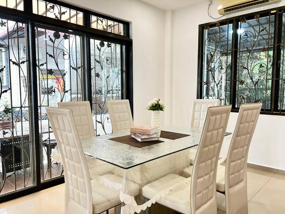 Kim Teng Park, By Antlerzone Holiday home Johor Bahru